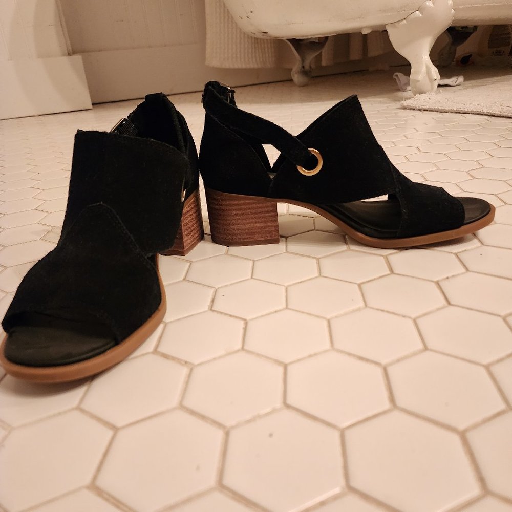 Heeled sandals